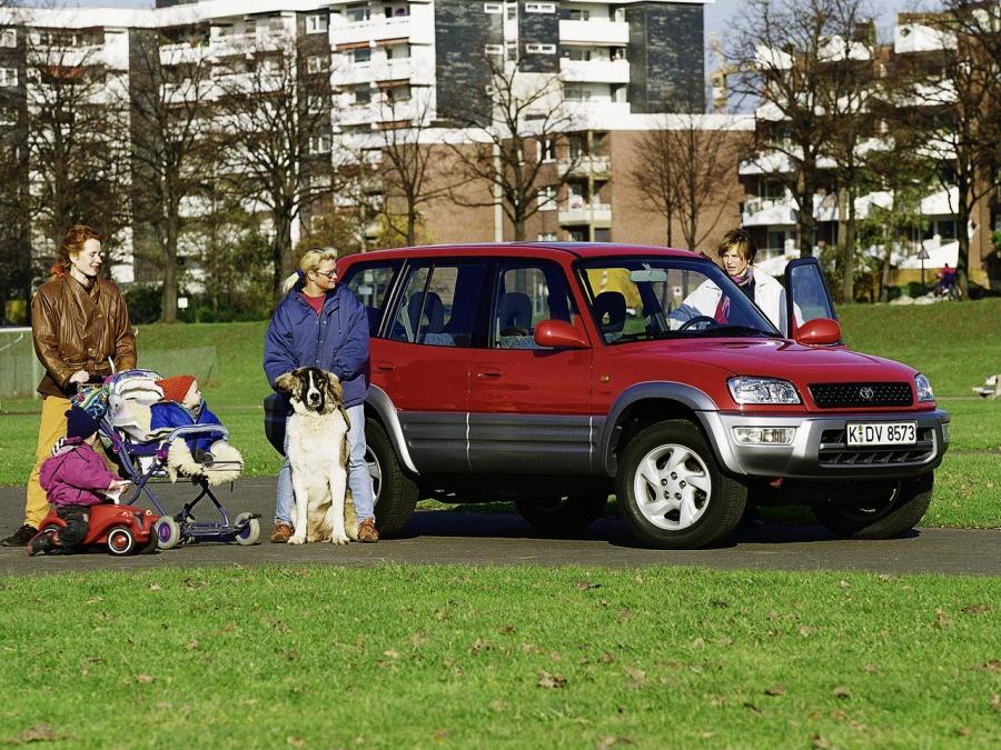  Toyota RAV4 5-Door 1998 года  (фото 2 из 3)